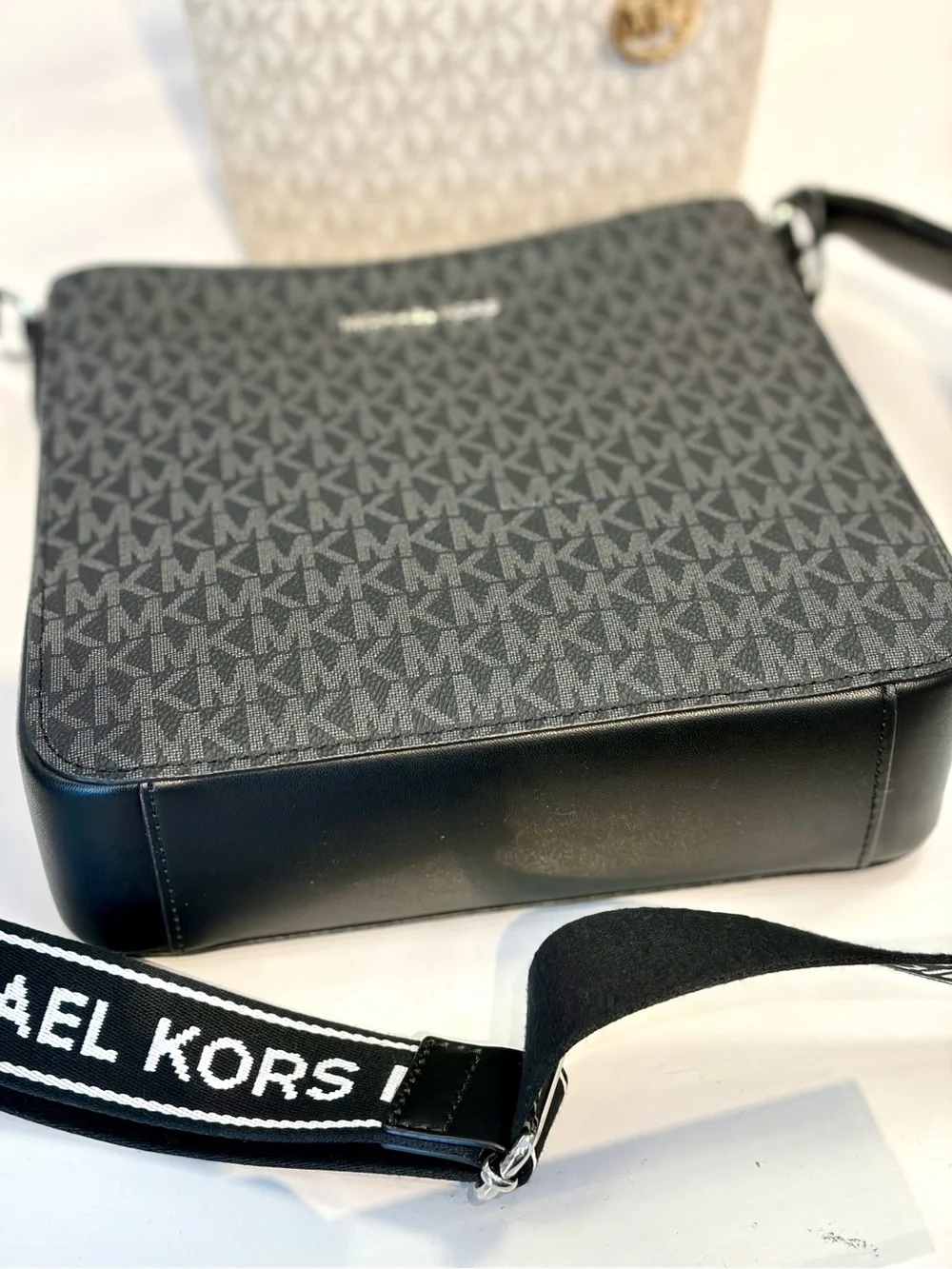 Michael Kors Jet Set Travel Small Signature Logo Crossbody Messenger Bag